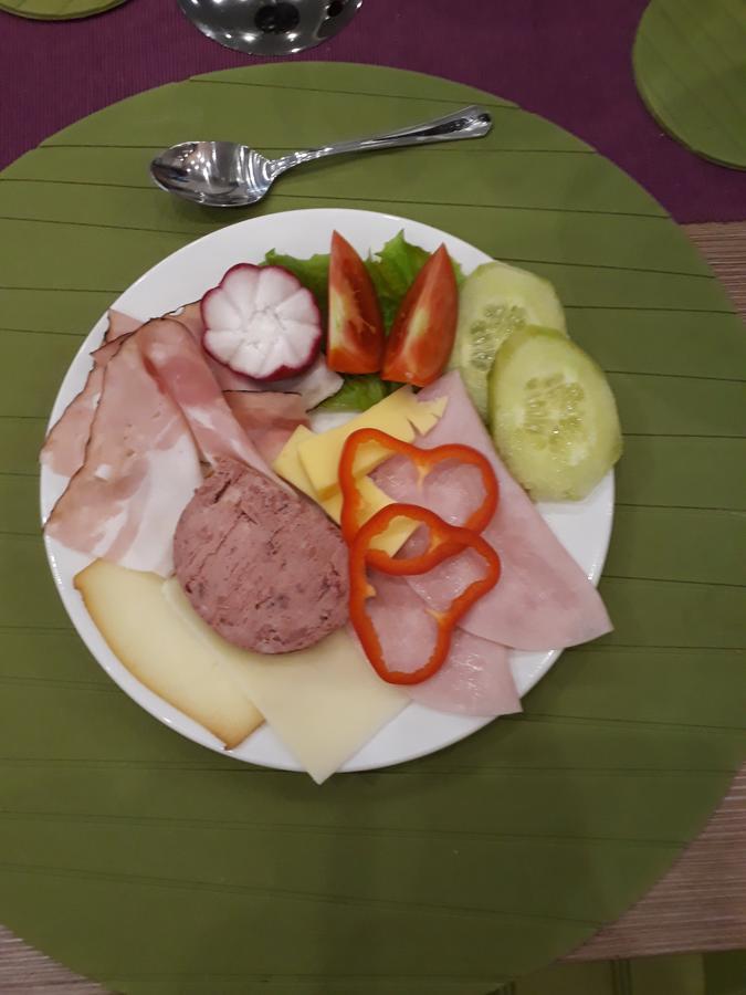 Penzion Na Dedine Мутенице Экстерьер фото